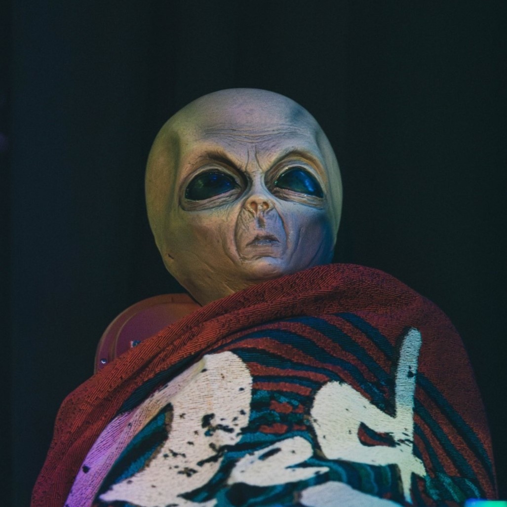 Gnorts mr. Alien from Vinesauce/Red Vox